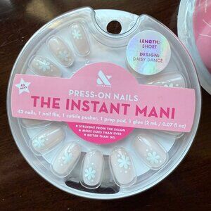 HUGE LOT of Olive and June Glue press on nails and one press on!